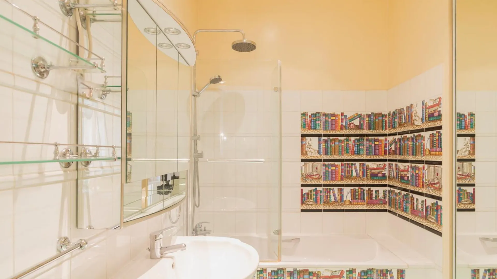 Prestigious Triangle D'or 2br Champs-elysee - Montaigne