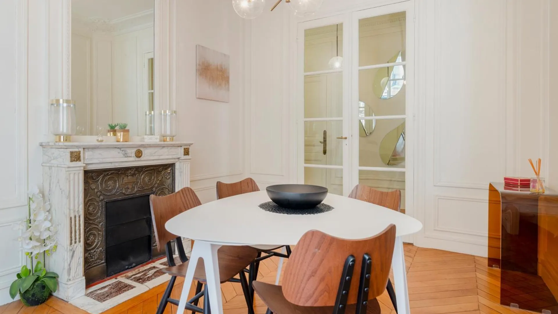 Apartment Prestigious Triangle D'or 2br Champs-elysee - Montaigne