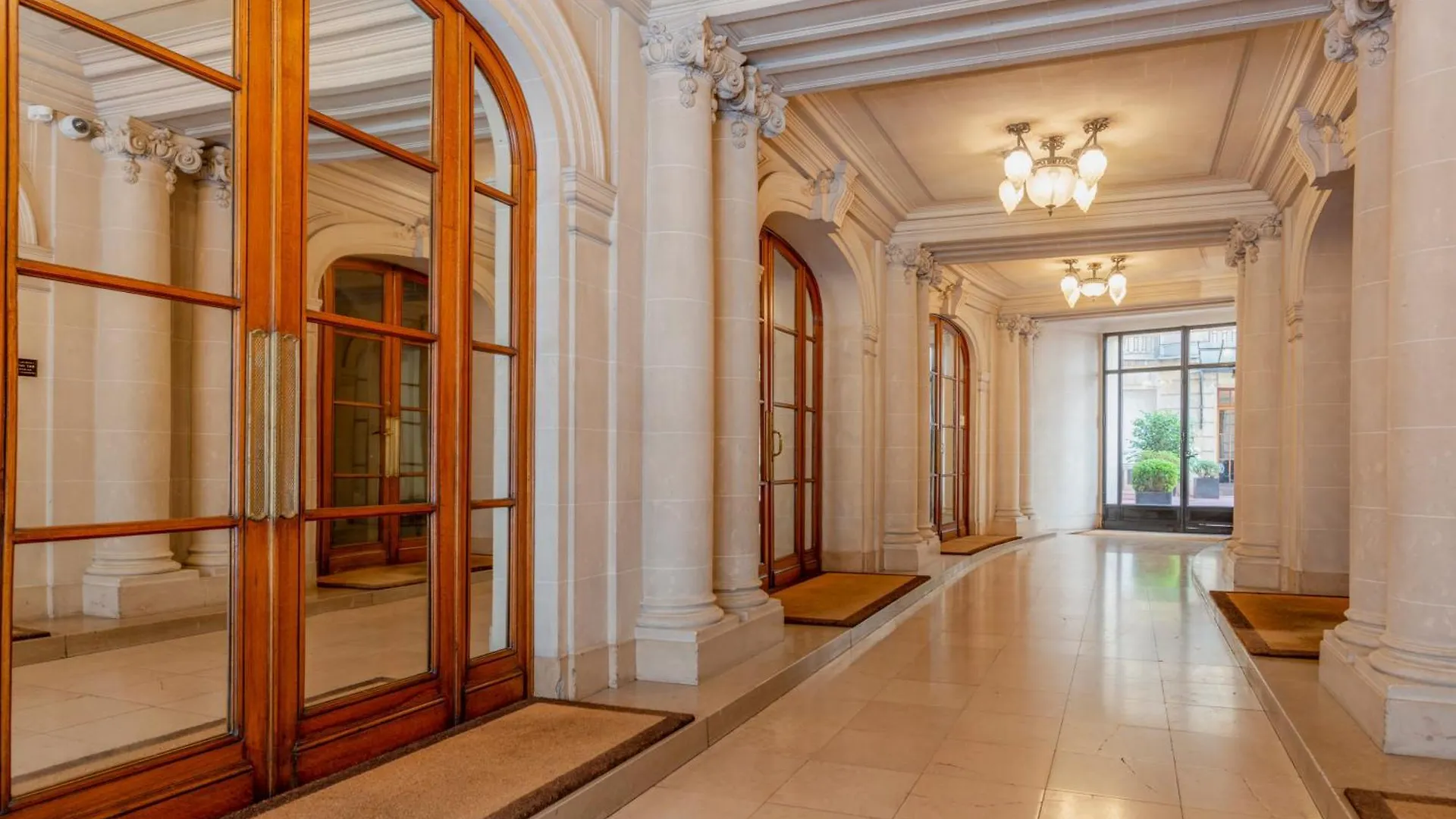 Prestigious Triangle D'or 2br Champs-elysee - Montaigne Lejlighed
